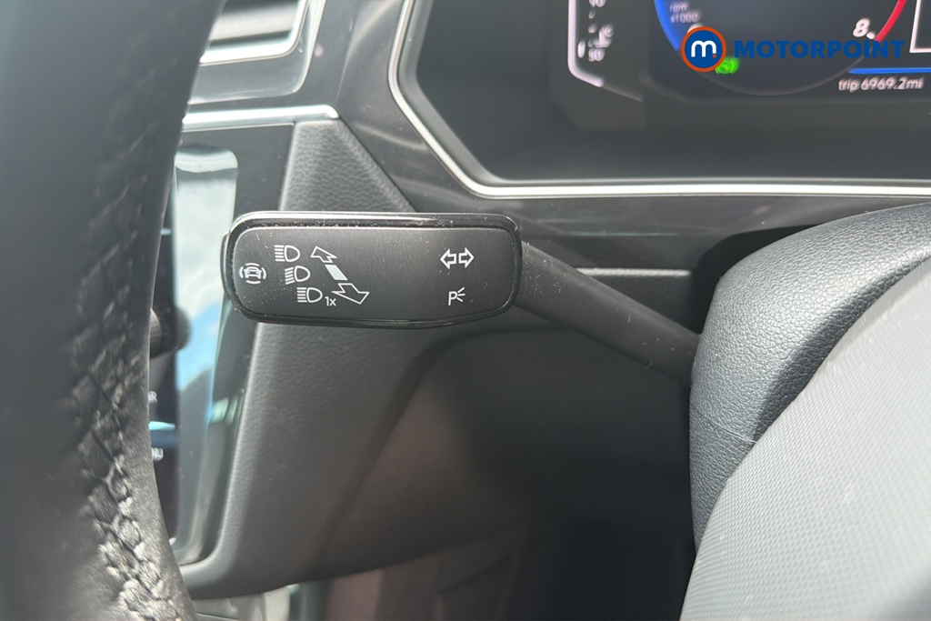 Volkswagen Tiguan R-Line Automatic Petrol SUV - Stock Number (1652799) - 5th supplementary image