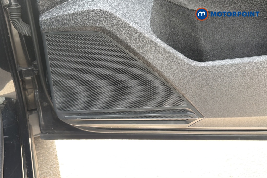 Volkswagen Tiguan R-Line Automatic Petrol SUV - Stock Number (1652799) - 21st supplementary image