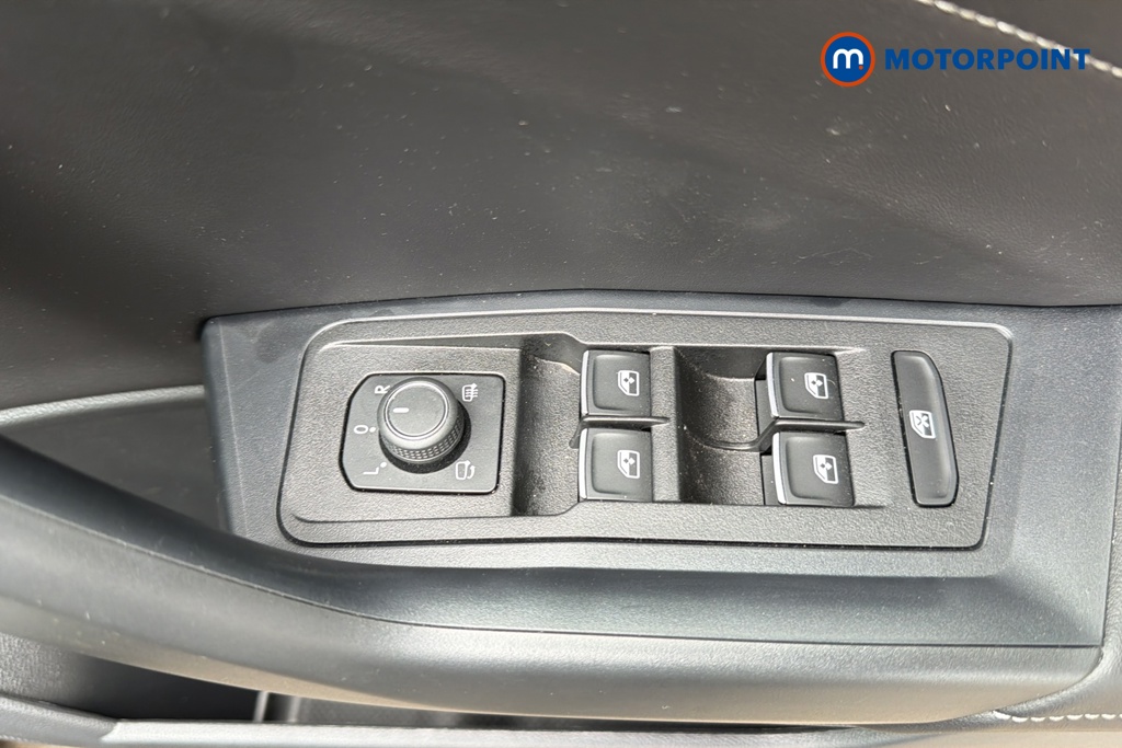 Volkswagen T-Roc R-Line Automatic Petrol SUV - Stock Number (1652811) - 19th supplementary image