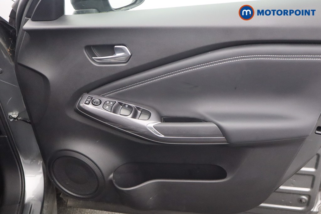 Nissan Juke N-Connecta Automatic Petrol SUV - Stock Number (1652395) - 11th supplementary image