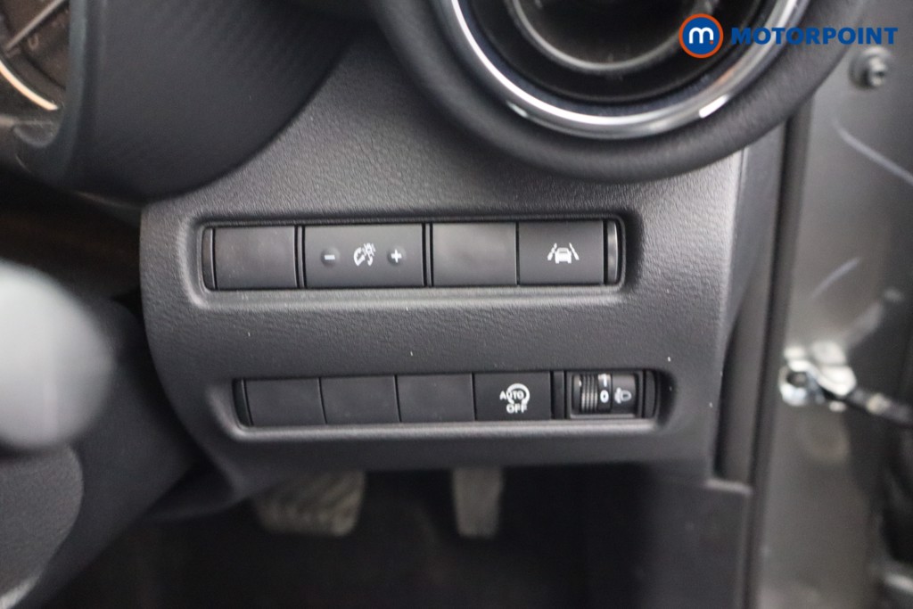 Nissan Juke N-Connecta Automatic Petrol SUV - Stock Number (1652395) - 14th supplementary image