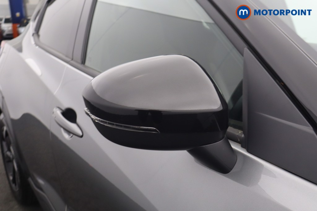 Nissan Juke N-Connecta Automatic Petrol SUV - Stock Number (1652395) - 23rd supplementary image