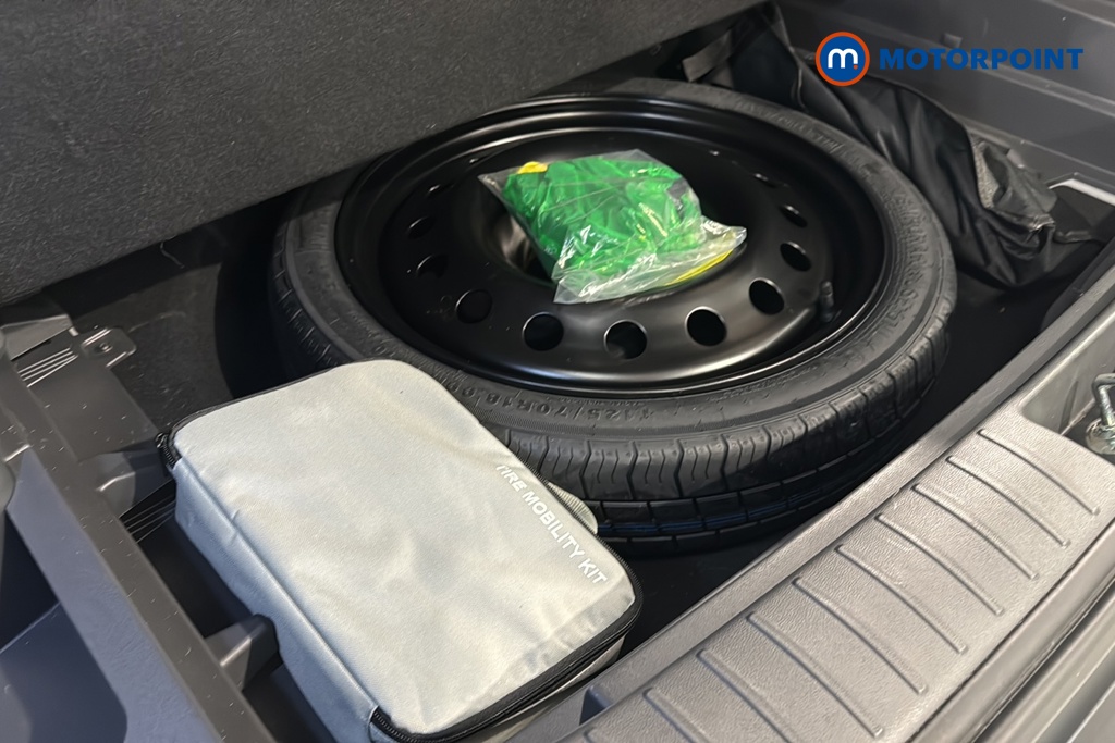 Hyundai Kona Ultimate Automatic Petrol-Electric Hybrid SUV - Stock Number (1653575) - 33rd supplementary image