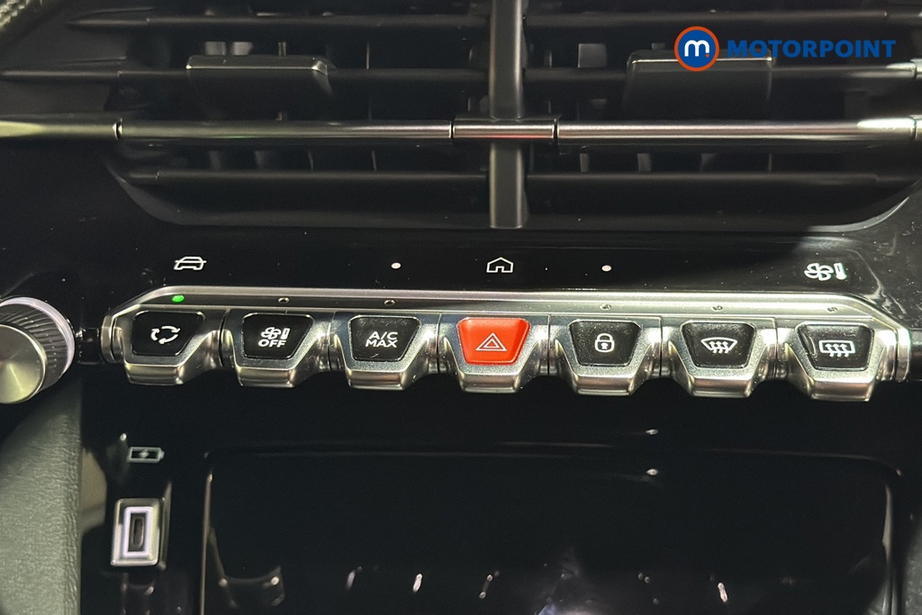 Peugeot 2008 Allure Manual Petrol SUV - Stock Number (1624948) - 993rd supplementary image