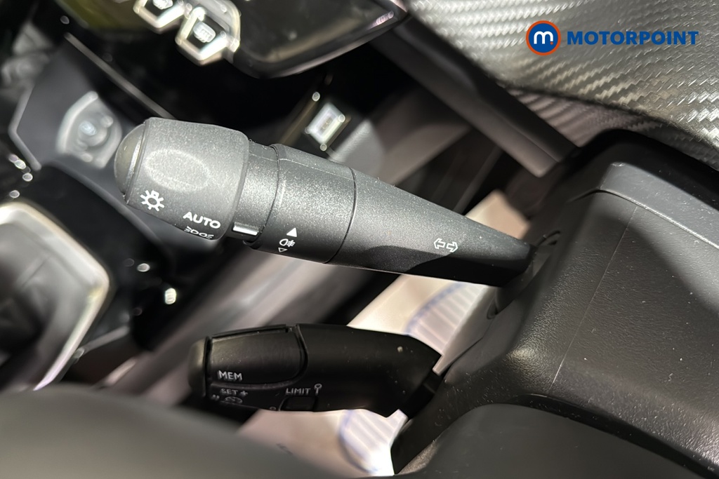 Peugeot 2008 Allure Manual Petrol SUV - Stock Number (1624948) - 5th supplementary image