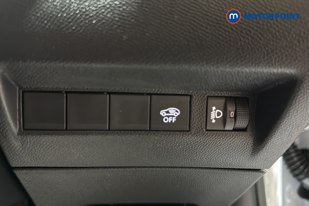 Peugeot 2008 Allure Manual Petrol SUV - Stock Number (1624948) - 11th supplementary image