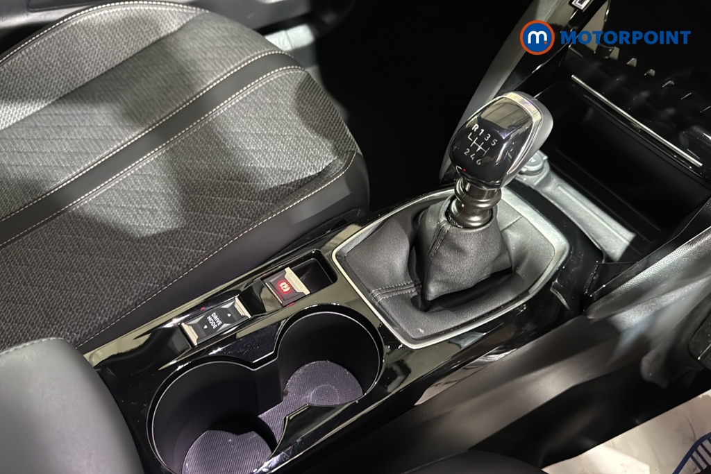 Peugeot 2008 Allure Manual Petrol SUV - Stock Number (1624948) - 15th supplementary image