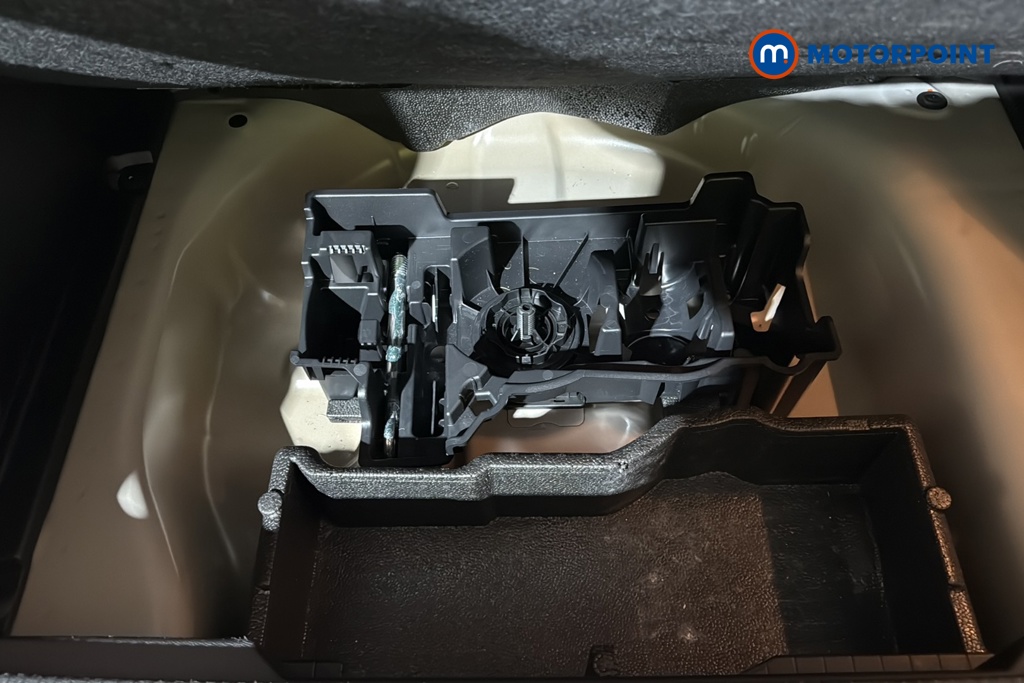 Peugeot 2008 Allure Manual Petrol SUV - Stock Number (1624948) - 33rd supplementary image