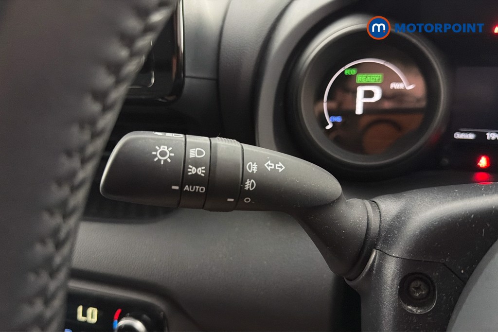 Toyota Yaris Design Automatic Petrol-Electric Hybrid Hatchback - Stock Number (1644272) - 18th supplementary image