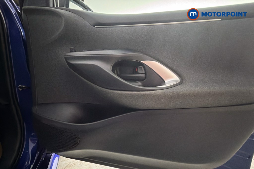 Toyota Yaris Design Automatic Petrol-Electric Hybrid Hatchback - Stock Number (1644272) - 19th supplementary image