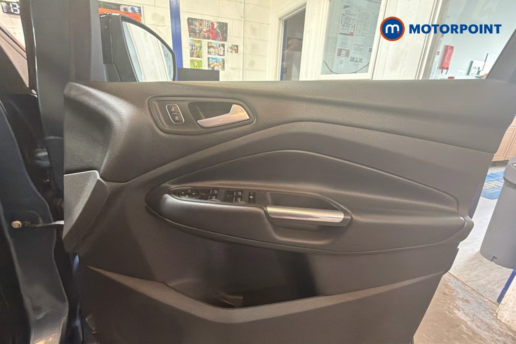 Ford Kuga St-Line Edition Automatic Diesel SUV - Stock Number (1644343) - 19th supplementary image