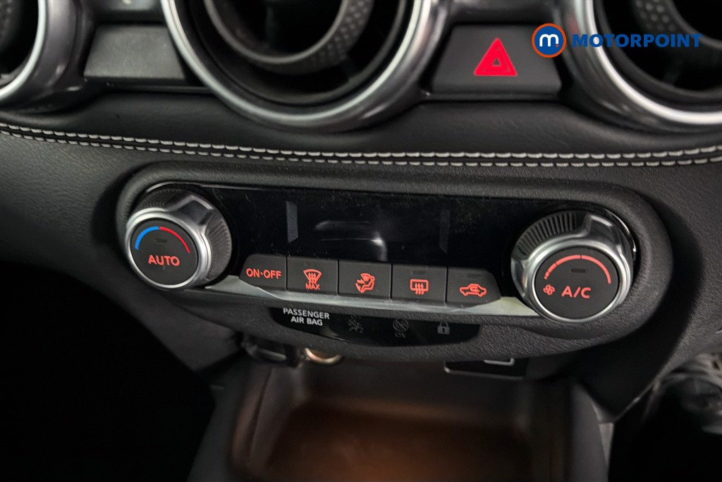 Nissan Juke N-Connecta Manual Petrol SUV - Stock Number (1644611) - 12th supplementary image