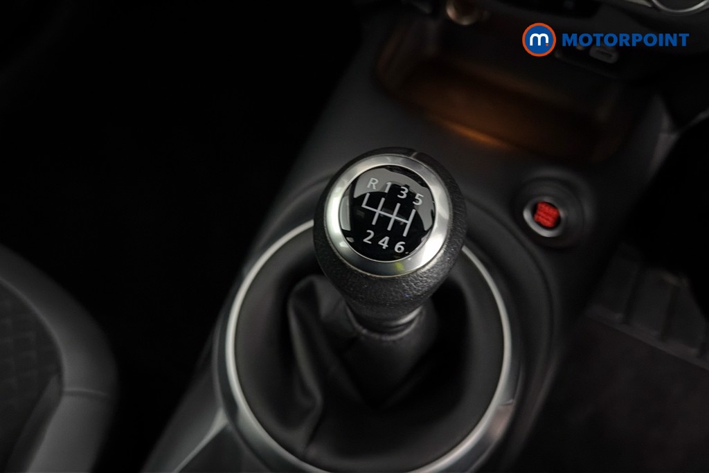 Nissan Juke N-Connecta Manual Petrol SUV - Stock Number (1644611) - 15th supplementary image