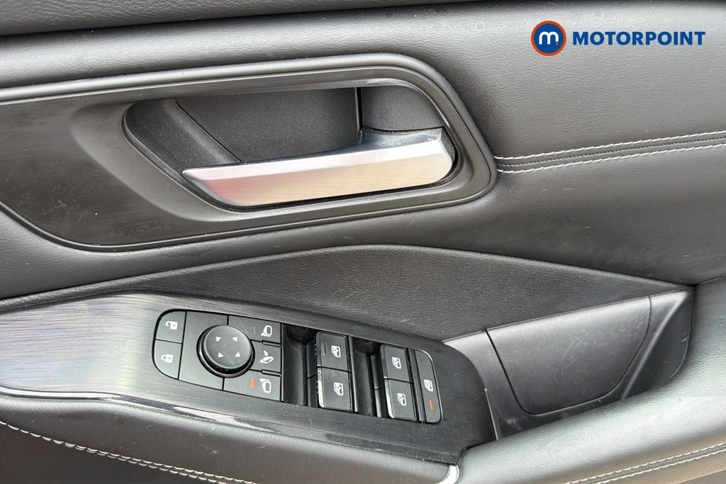 Nissan Qashqai N-Connecta Manual Petrol SUV - Stock Number (1646615) - 19th supplementary image