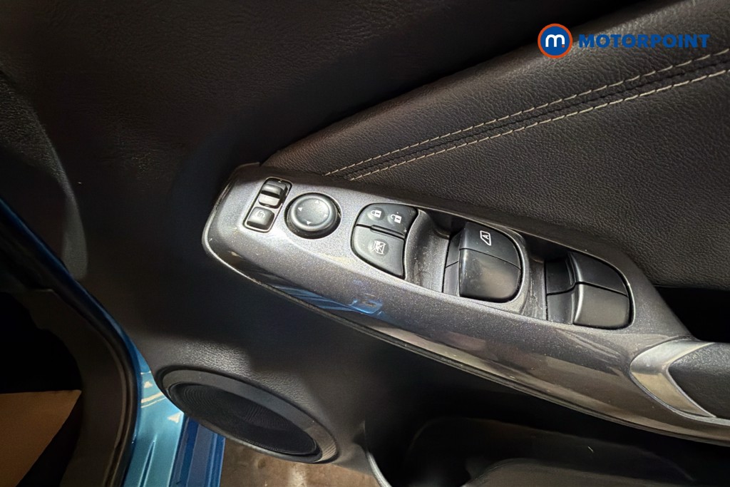 Nissan Juke N-Connecta Automatic Petrol SUV - Stock Number (1647052) - 20th supplementary image
