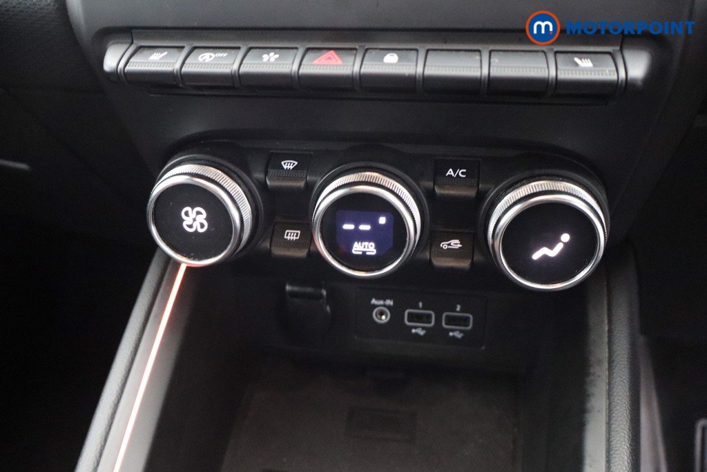 Renault Clio Lutecia Se Manual Petrol Hatchback - Stock Number (1648113) - 17th supplementary image
