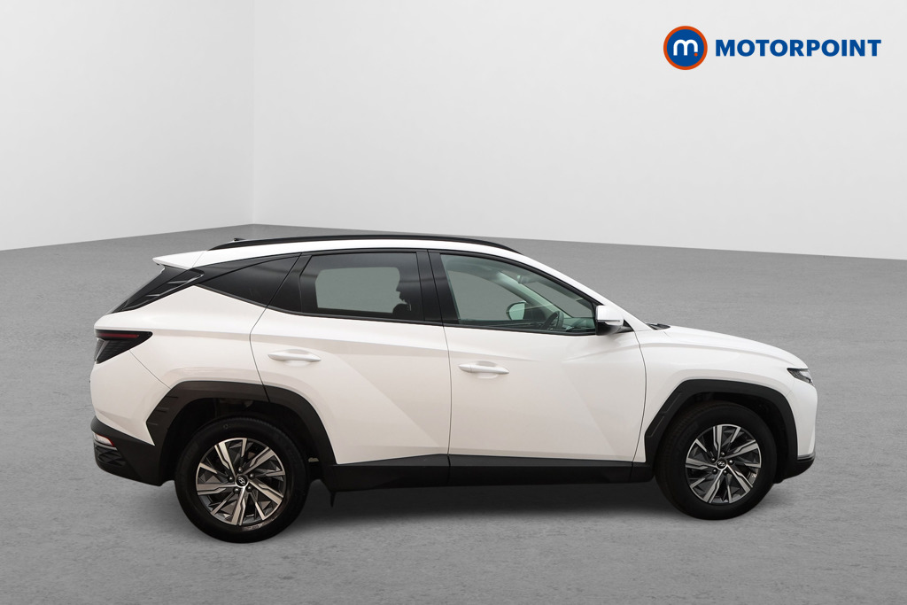Hyundai Tucson Se Connect Manual Petrol SUV - Stock Number (1648756) - Drivers side front corner
