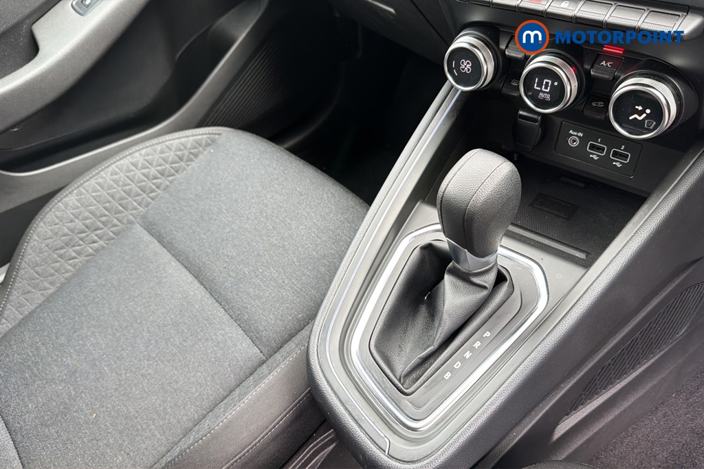 Renault Clio Evolution Automatic Petrol-Electric Hybrid Hatchback - Stock Number (1649318) - 15th supplementary image