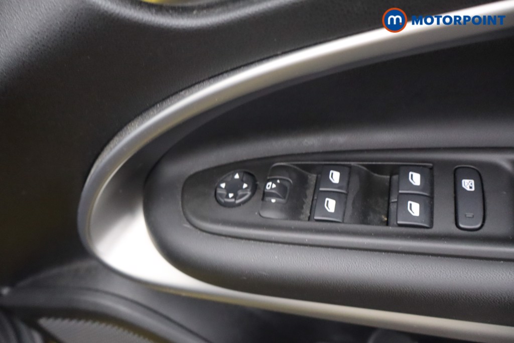Jeep Avenger Summit Automatic Electric SUV - Stock Number (1649608) - 12th supplementary image