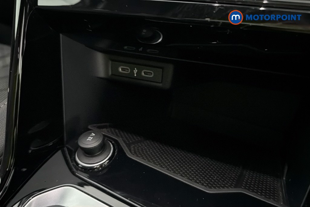 Volkswagen T-Roc R-Line Manual Petrol SUV - Stock Number (1649712) - 17th supplementary image