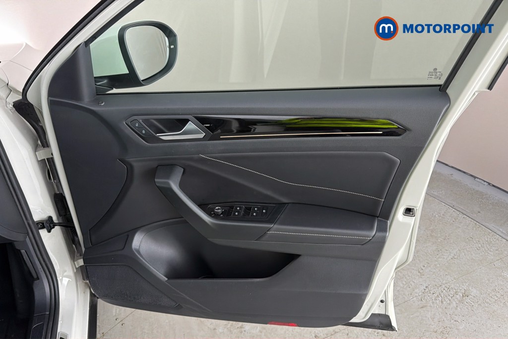 Volkswagen T-Roc R-Line Manual Petrol SUV - Stock Number (1649712) - 19th supplementary image