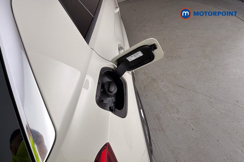 Volkswagen T-Roc R-Line Manual Petrol SUV - Stock Number (1649712) - 41st supplementary image