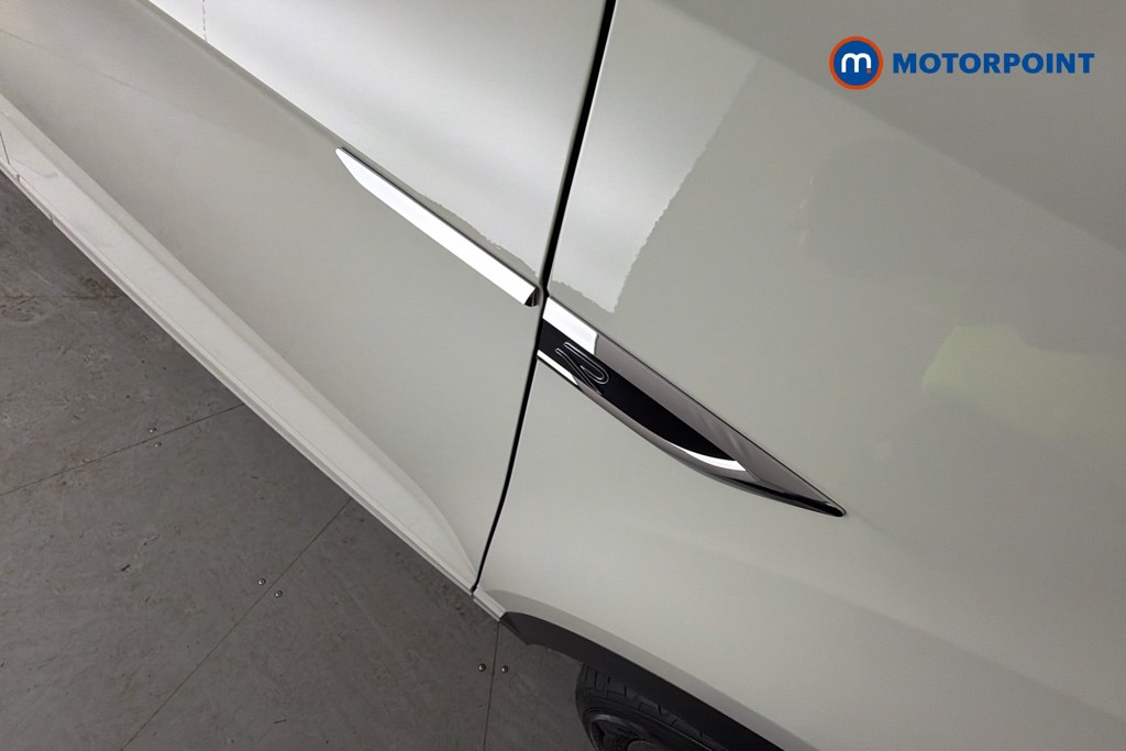 Volkswagen T-Roc R-Line Manual Petrol SUV - Stock Number (1649712) - 46th supplementary image