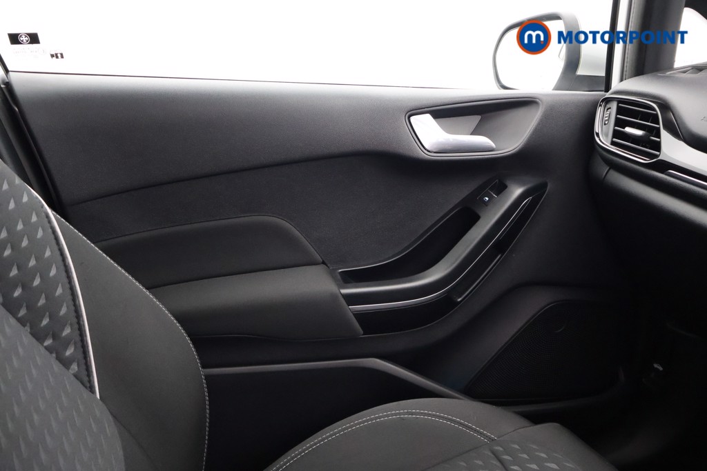 Ford Fiesta Titanium Manual Petrol Hatchback - Stock Number (1650622) - 11th supplementary image
