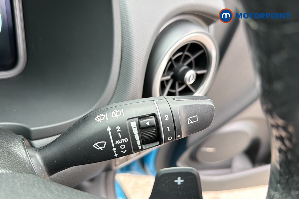 Hyundai Kona Ultimate Automatic Petrol-Electric Hybrid SUV - Stock Number (1650630) - 6th supplementary image