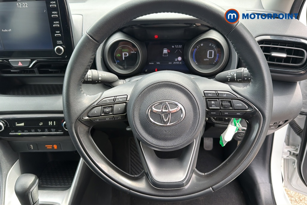 Toyota Yaris Design Automatic Petrol-Electric Hybrid Hatchback - Stock Number (1650686) - 2nd supplementary image