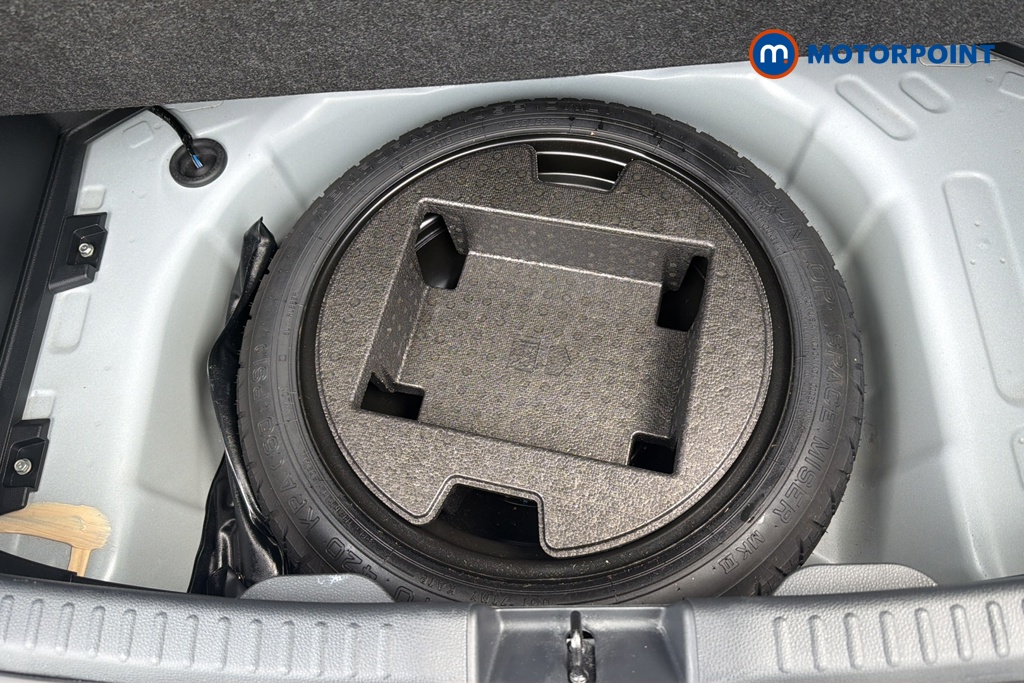 Toyota Yaris Design Automatic Petrol-Electric Hybrid Hatchback - Stock Number (1650686) - 33rd supplementary image