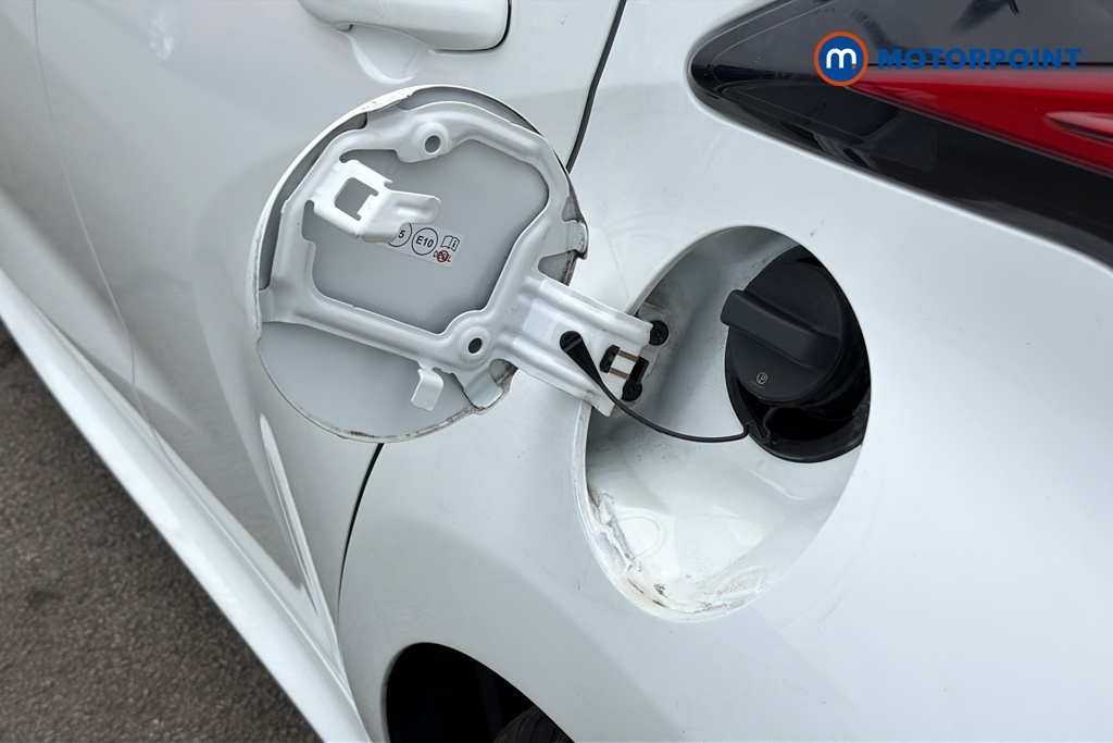 Toyota Yaris Design Automatic Petrol-Electric Hybrid Hatchback - Stock Number (1650686) - 41st supplementary image