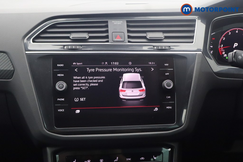 Volkswagen Tiguan R-Line Automatic Petrol SUV - Stock Number (1650748) - 3rd supplementary image