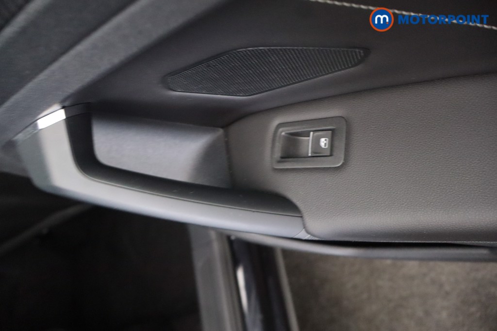 Volkswagen Tiguan R-Line Automatic Petrol SUV - Stock Number (1650748) - 22nd supplementary image