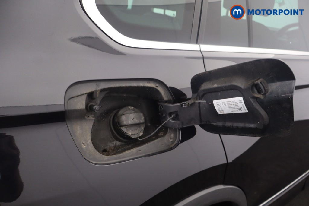 Volkswagen Tiguan R-Line Automatic Petrol SUV - Stock Number (1650748) - 39th supplementary image