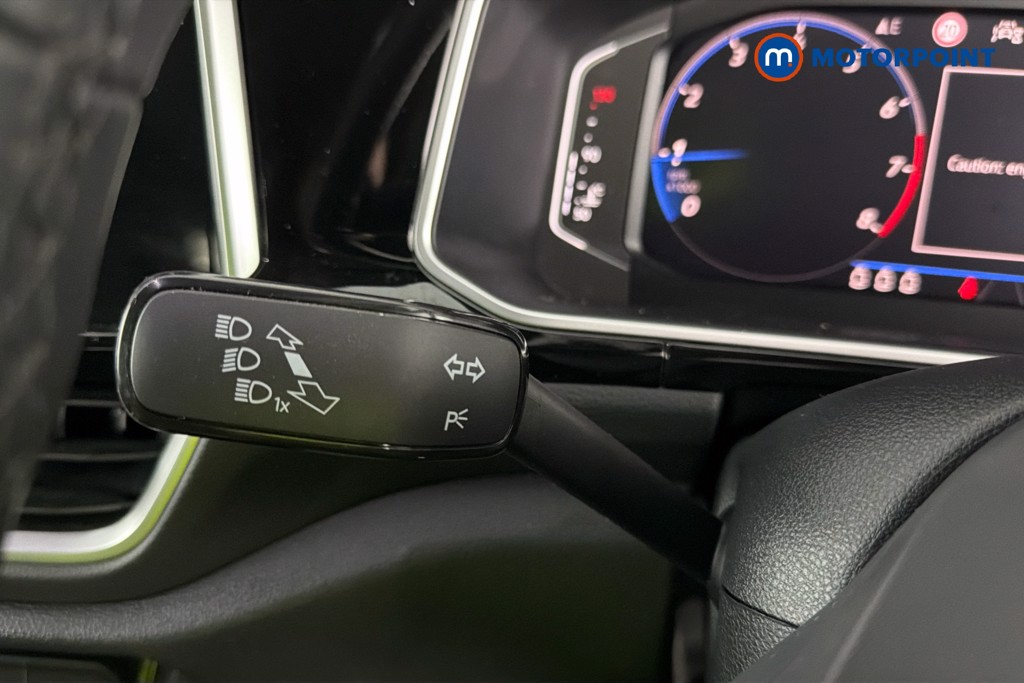 Volkswagen T-Roc R-Line Manual Petrol SUV - Stock Number (1650760) - 6th supplementary image