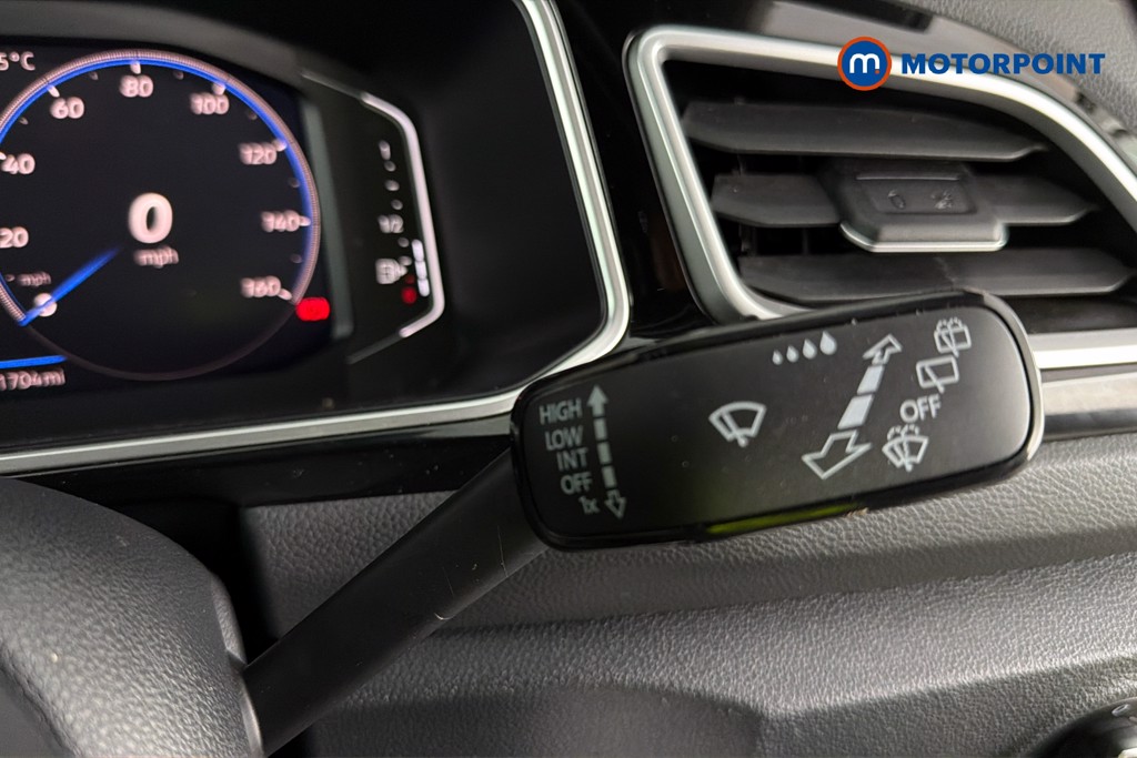 Volkswagen T-Roc R-Line Manual Petrol SUV - Stock Number (1650760) - 7th supplementary image
