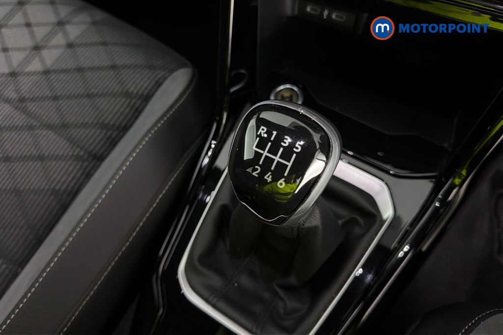 Volkswagen T-Roc R-Line Manual Petrol SUV - Stock Number (1650760) - 15th supplementary image