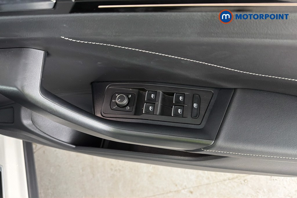 Volkswagen T-Roc R-Line Manual Petrol SUV - Stock Number (1650760) - 20th supplementary image