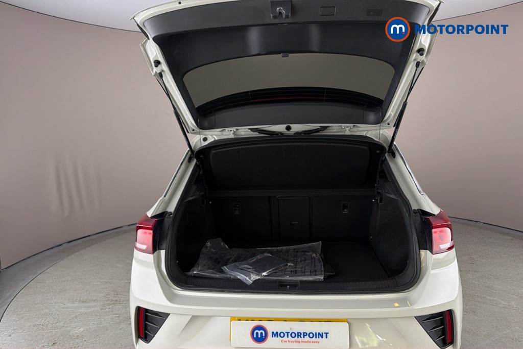 Volkswagen T-Roc R-Line Manual Petrol SUV - Stock Number (1650760) - 33rd supplementary image