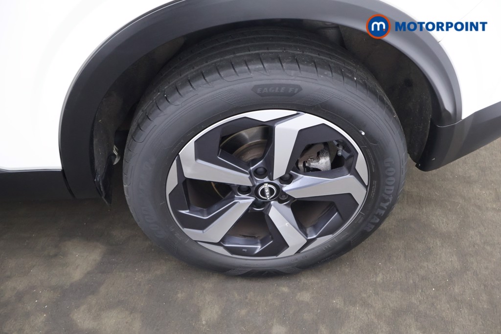 Nissan Qashqai N-Connecta Manual Petrol SUV - Stock Number (1651278) - 2nd supplementary image