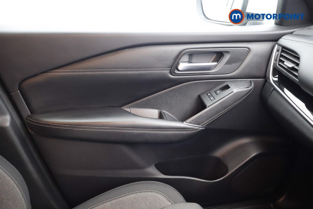 Nissan Qashqai N-Connecta Manual Petrol SUV - Stock Number (1651278) - 11th supplementary image