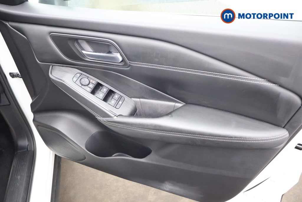 Nissan Qashqai N-Connecta Manual Petrol SUV - Stock Number (1651278) - 14th supplementary image