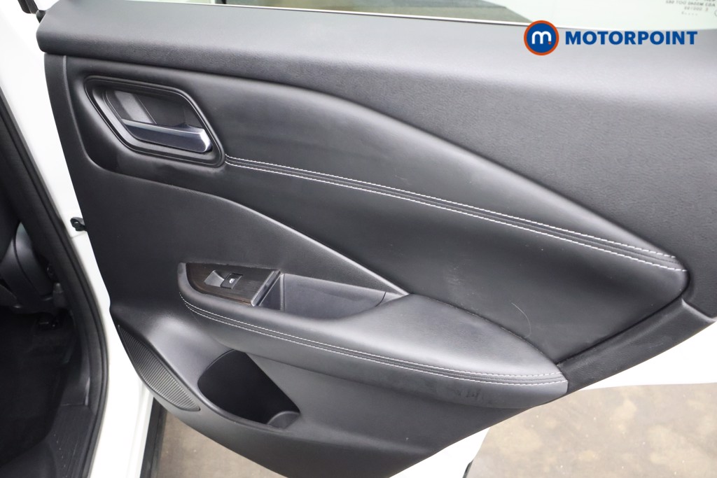Nissan Qashqai N-Connecta Manual Petrol SUV - Stock Number (1651278) - 17th supplementary image