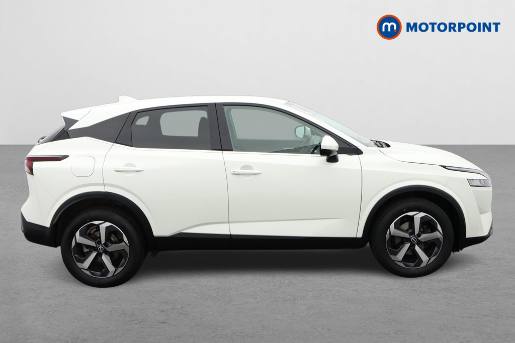 Nissan Qashqai N-Connecta Manual Petrol SUV - Stock Number (1651278) - Drivers side