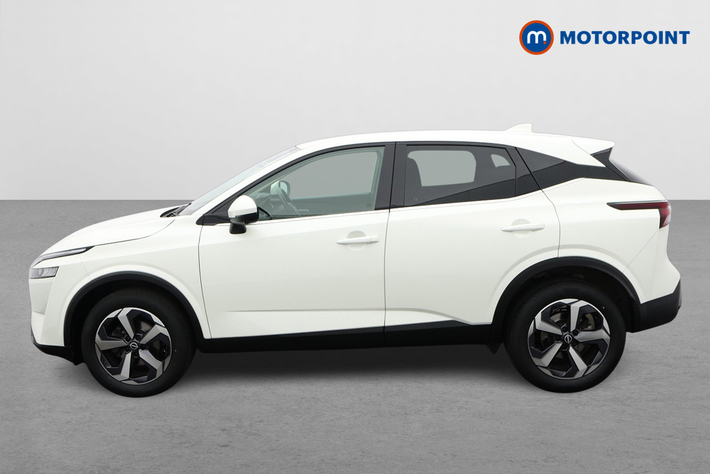 Nissan Qashqai N-Connecta Manual Petrol SUV - Stock Number (1651278) - Passenger side