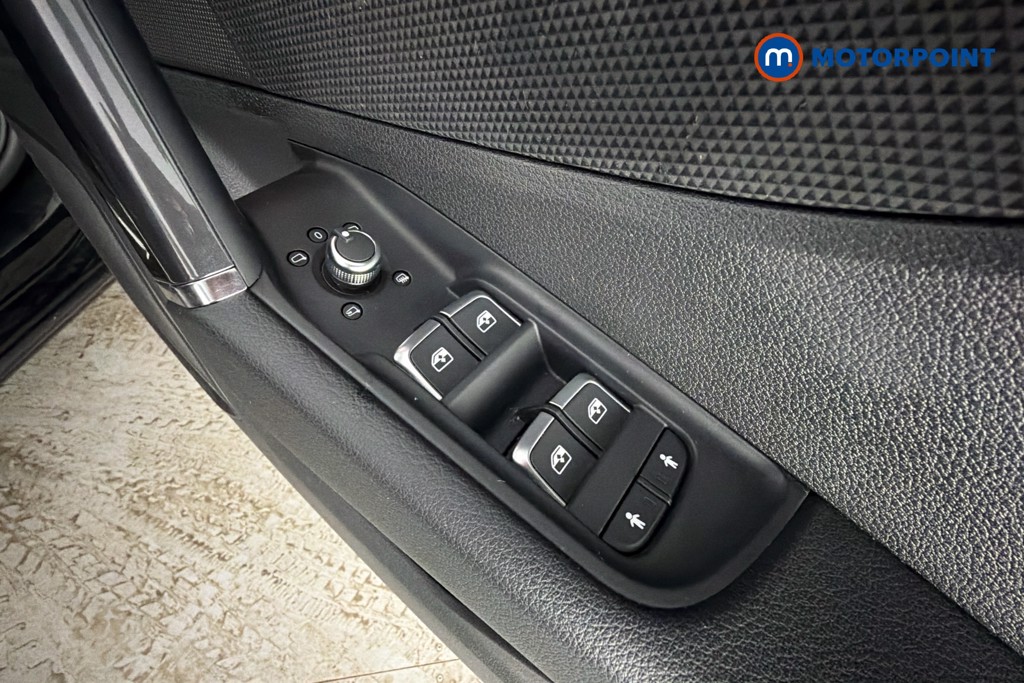 Audi Q2 Black Edition Automatic Petrol SUV - Stock Number (1651725) - 20th supplementary image