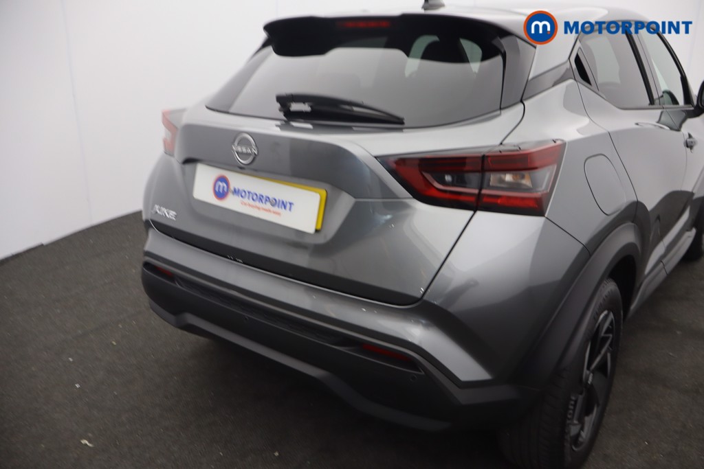 Nissan Juke N-Connecta Automatic Petrol SUV - Stock Number (1652383) - 2nd supplementary image