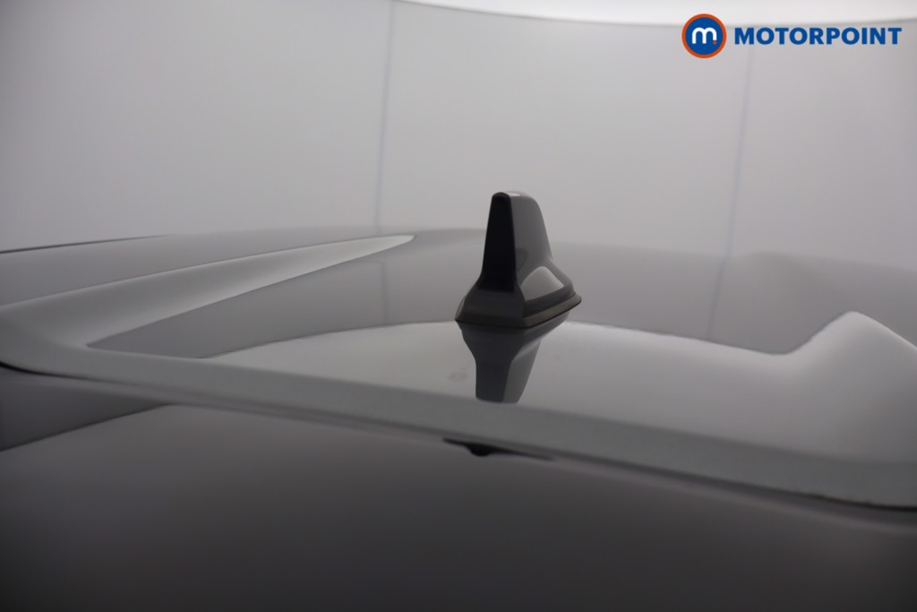Nissan Juke N-Connecta Automatic Petrol SUV - Stock Number (1652383) - 4th supplementary image