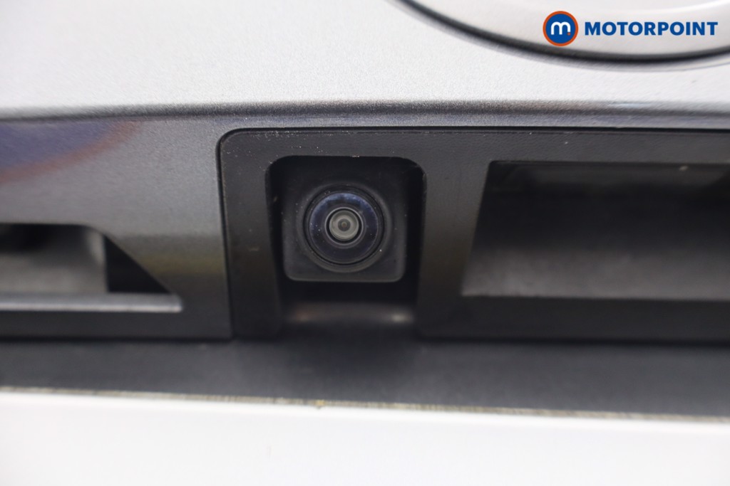 Nissan Juke N-Connecta Automatic Petrol SUV - Stock Number (1652383) - 5th supplementary image